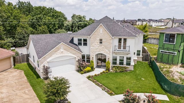8002 N Circle Drive, Houston, TX 77071