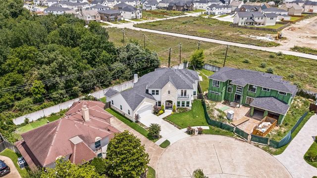 8002 N Circle Drive, Houston, TX 77071