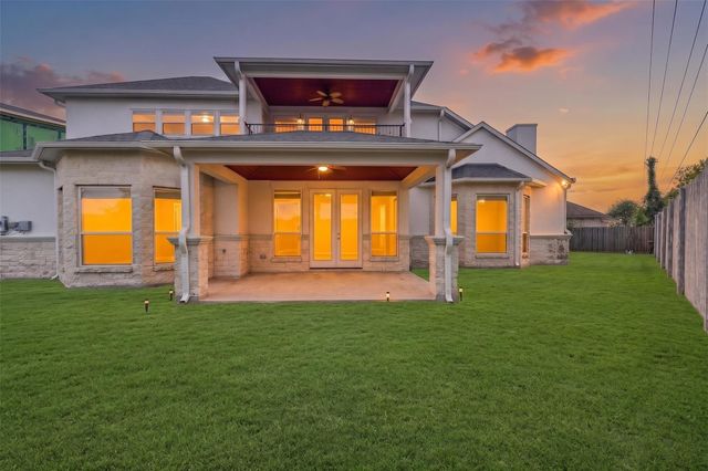 8002 N Circle Drive, Houston, TX 77071