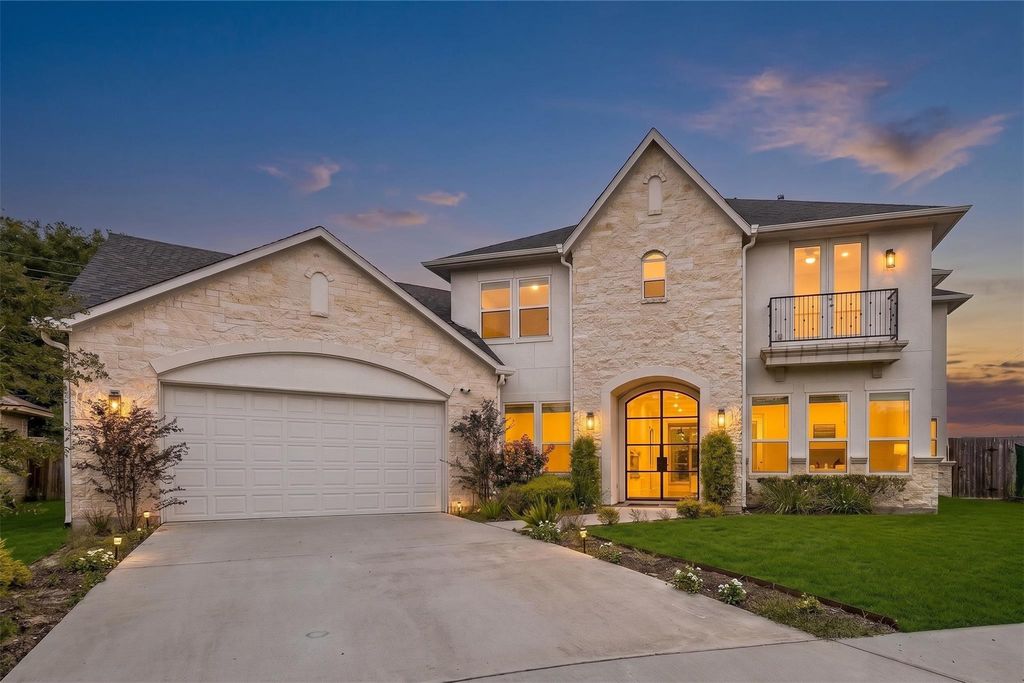8002 N Circle Drive, Houston, TX 77071