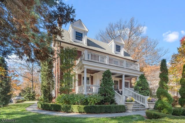 67 Tulip St, Summit City, NJ 07901