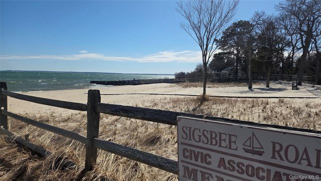 1305 Sigsbee Road, Mattituck, NY 11952