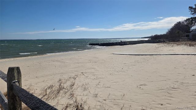 1305 Sigsbee Road, Mattituck, NY 11952