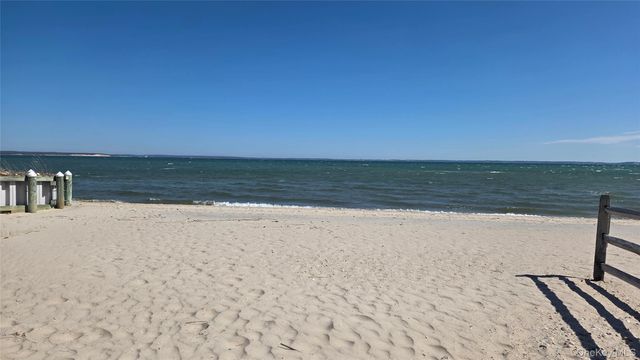 1305 Sigsbee Road, Mattituck, NY 11952