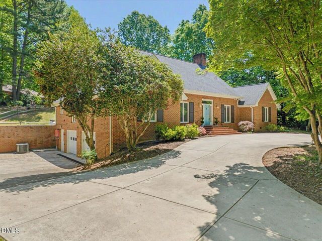 12 Lanier Drive, Chapel Hill, NC 27517