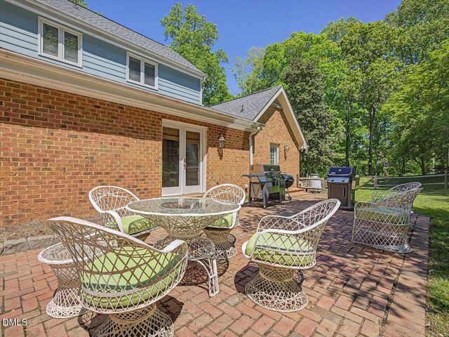 12 Lanier Drive, Chapel Hill, NC 27517