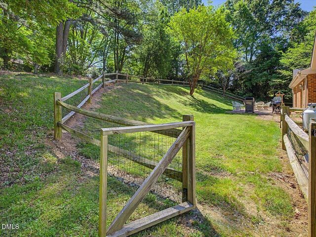 12 Lanier Drive, Chapel Hill, NC 27517