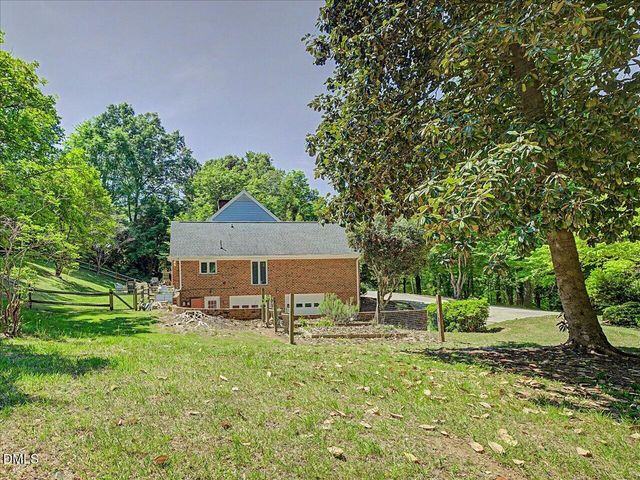 12 Lanier Drive, Chapel Hill, NC 27517