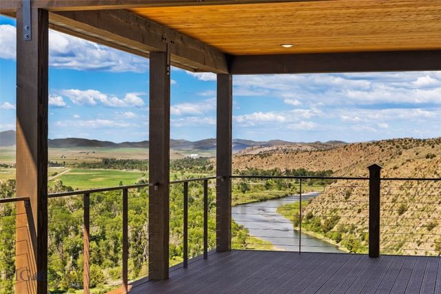 499 Saddle Ridge Road, Manhattan, MT 59741