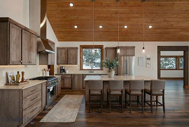 499 Saddle Ridge Road, Manhattan, MT 59741