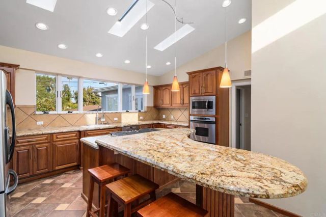 1180 Barcelona Drive, San Diego, CA 92107