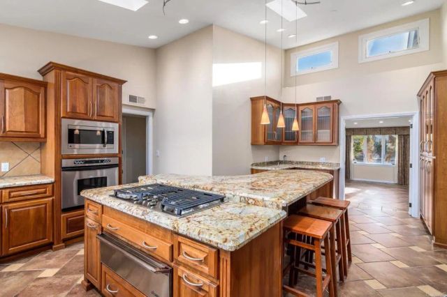 1180 Barcelona Drive, San Diego, CA 92107