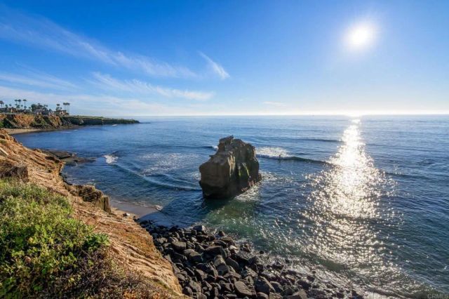 1180 Barcelona Drive, San Diego, CA 92107