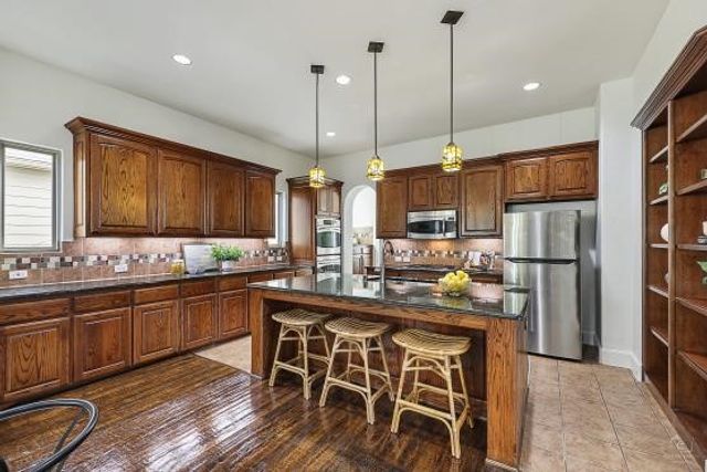 2201 Shakespeare Street, Carrollton, TX 75010