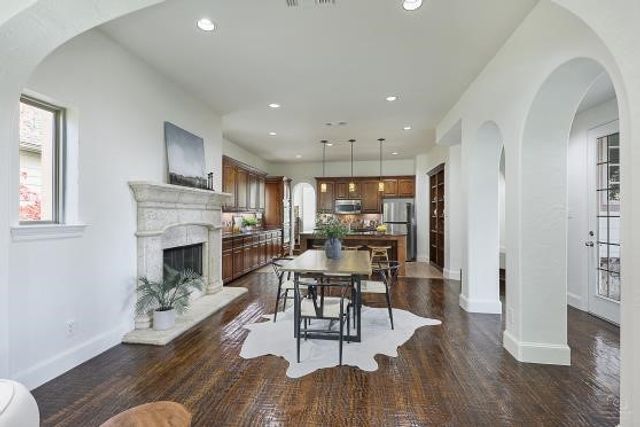 2201 Shakespeare Street, Carrollton, TX 75010