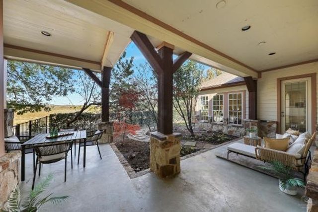 2201 Shakespeare Street, Carrollton, TX 75010