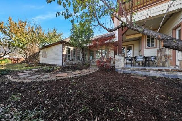 2201 Shakespeare Street, Carrollton, TX 75010