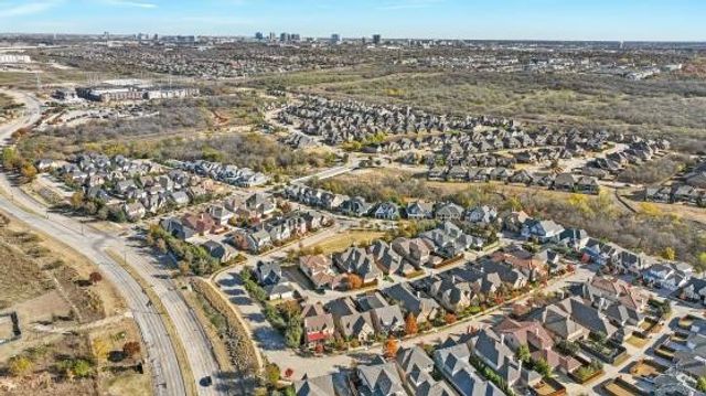 2201 Shakespeare Street, Carrollton, TX 75010