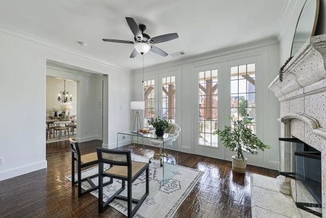 2201 Shakespeare Street, Carrollton, TX 75010