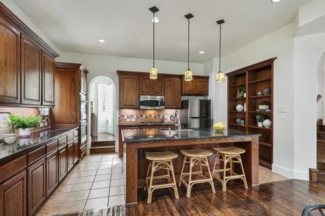 2201 Shakespeare Street, Carrollton, TX 75010