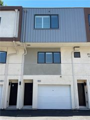 2924 Rowena Avenue 8, Los Angeles, CA 90039