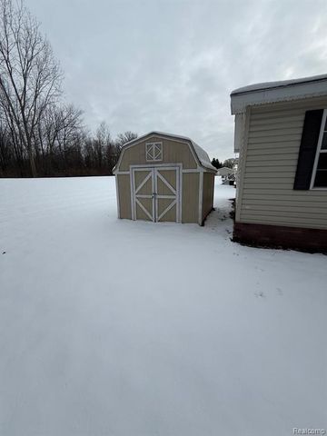 11359 Lake Drive, Fenton, MI 48430