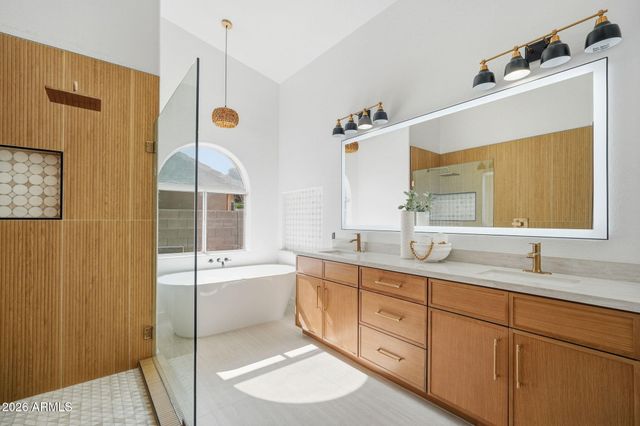 5440 W SARAGOSA Street, Chandler, AZ 85226