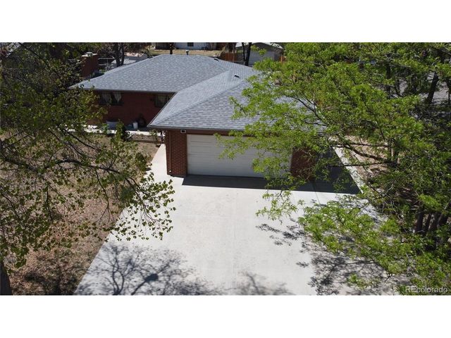 2077 Kingston St, Aurora, CO 80010