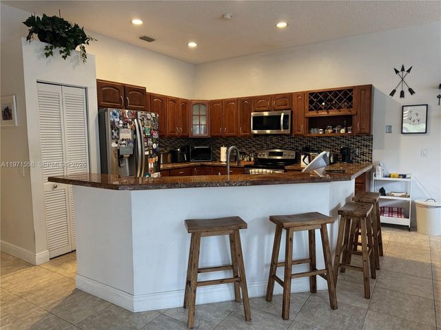 834 Verona Lake Dr, Weston, FL 33326