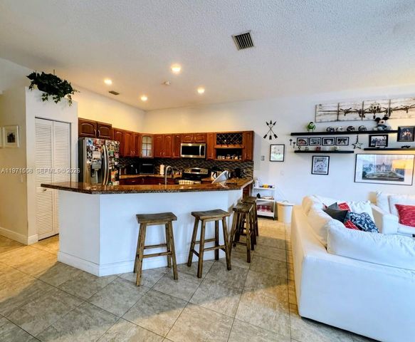 834 Verona Lake Dr, Weston, FL 33326