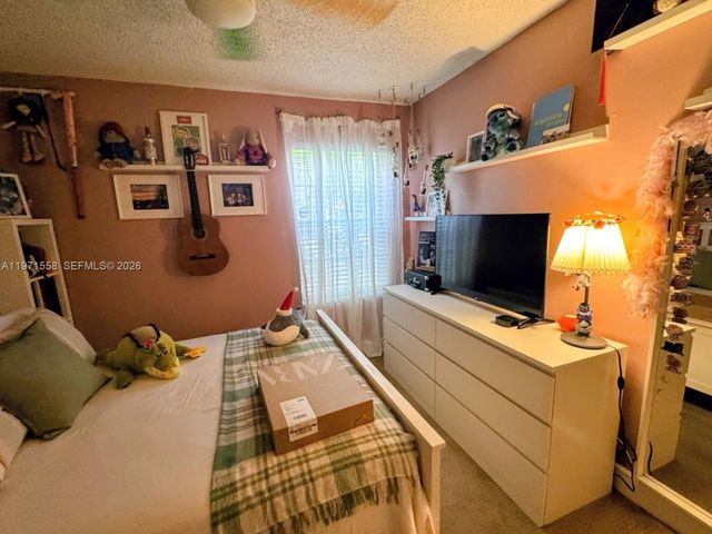 834 Verona Lake Dr, Weston, FL 33326