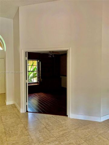 834 Verona Lake Dr, Weston, FL 33326