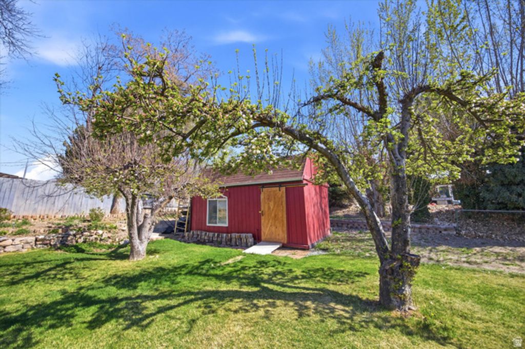 Image 44 of property listing at 793 E ORCHARD DR, Pleasant Grove, UT 84062