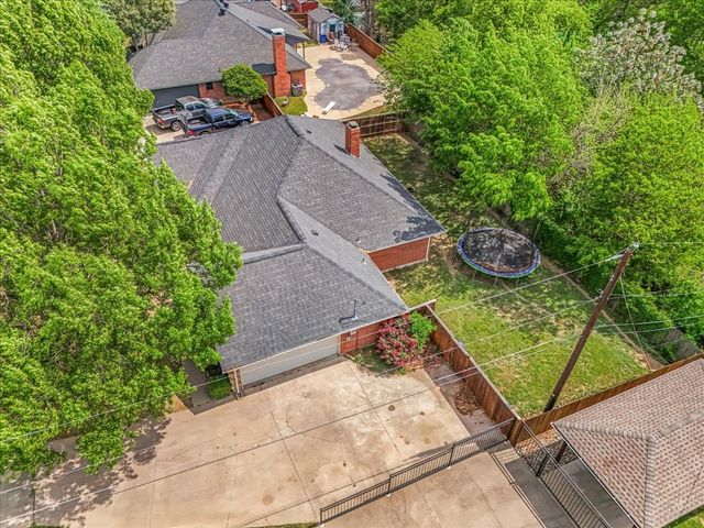 413 Flagstone Drive, Burleson, TX 76028