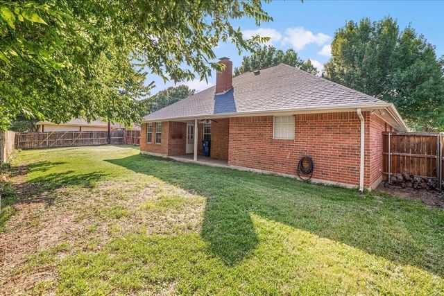 413 Flagstone Drive, Burleson, TX 76028