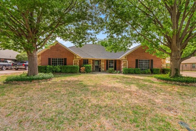 413 Flagstone Drive, Burleson, TX 76028