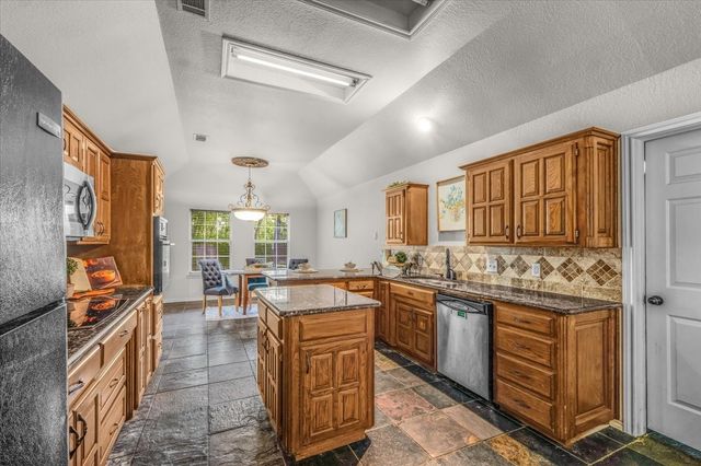 413 Flagstone Drive, Burleson, TX 76028