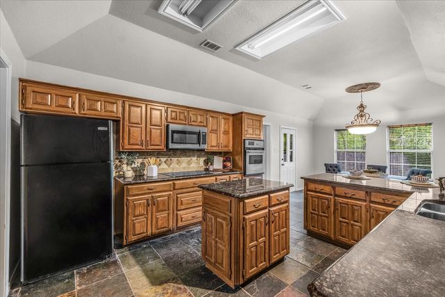 413 Flagstone Drive, Burleson, TX 76028