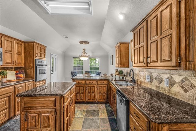 413 Flagstone Drive, Burleson, TX 76028