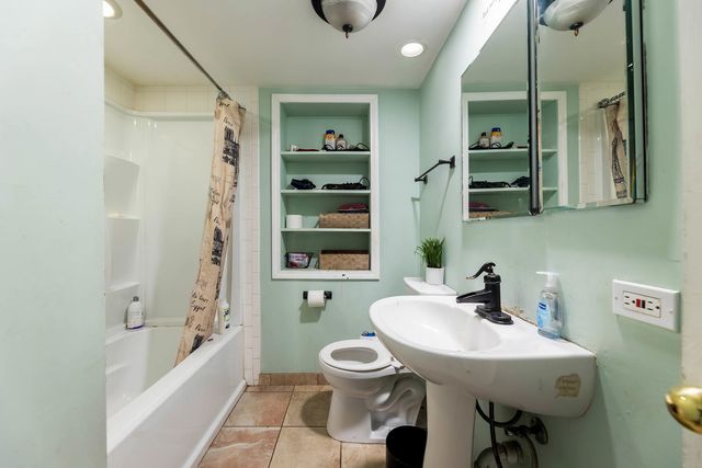 11549 S Lee Road, Alsip, IL 60803