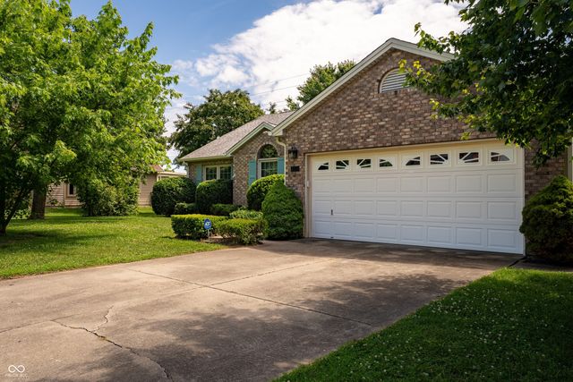 3773 Greenbriar Drive, Columbus, IN 47203