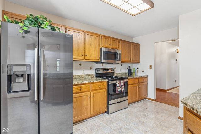 3773 Greenbriar Drive, Columbus, IN 47203