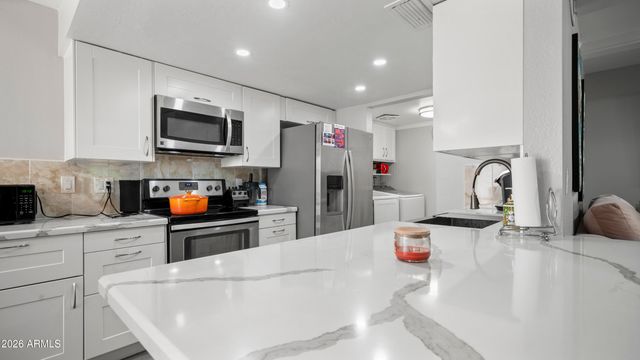 648 E TAM OSHANTER Drive, Phoenix, AZ 85022