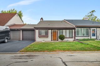 203 W Birchwood Drive 5, Romeoville, IL 60446