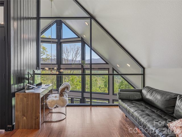110 North Knob Lane, Weaverville, NC 28787