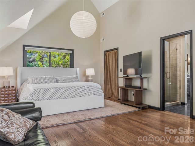 110 North Knob Lane, Weaverville, NC 28787
