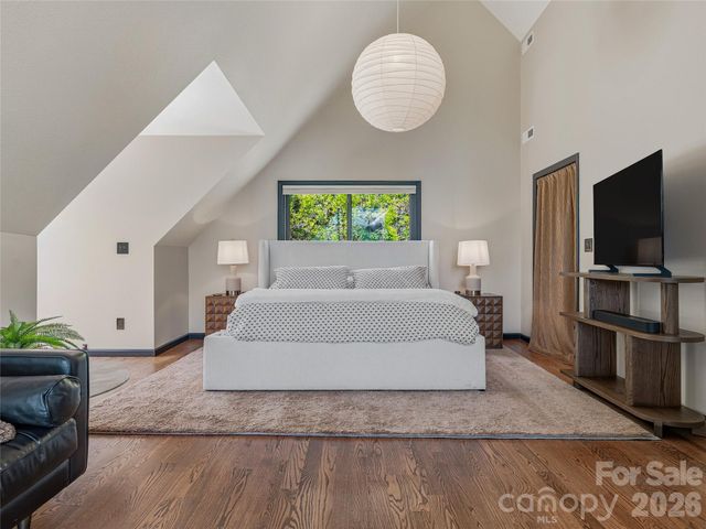 110 North Knob Lane, Weaverville, NC 28787