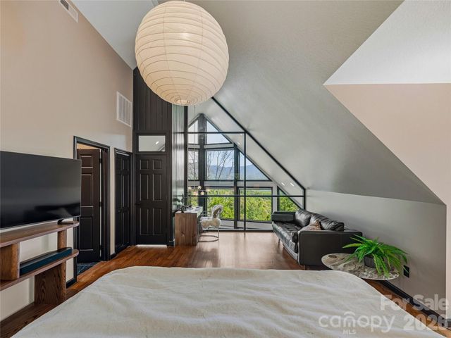 110 North Knob Lane, Weaverville, NC 28787