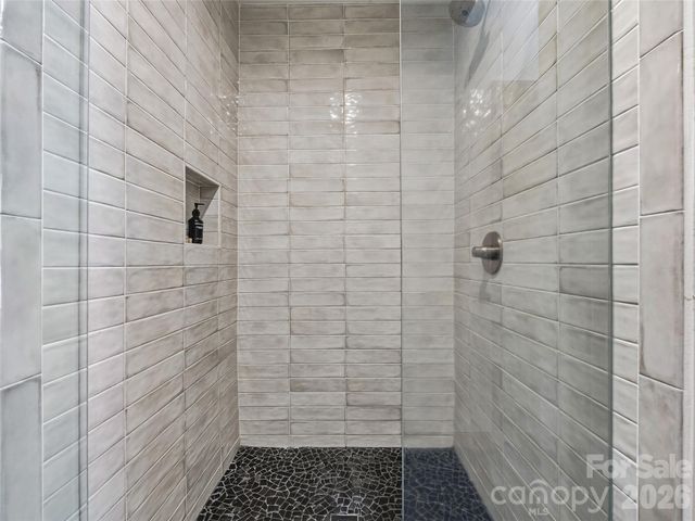 110 North Knob Lane, Weaverville, NC 28787