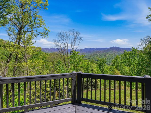 110 North Knob Lane, Weaverville, NC 28787